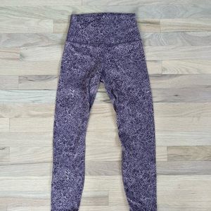 Lululemon patterned 25” align leggings